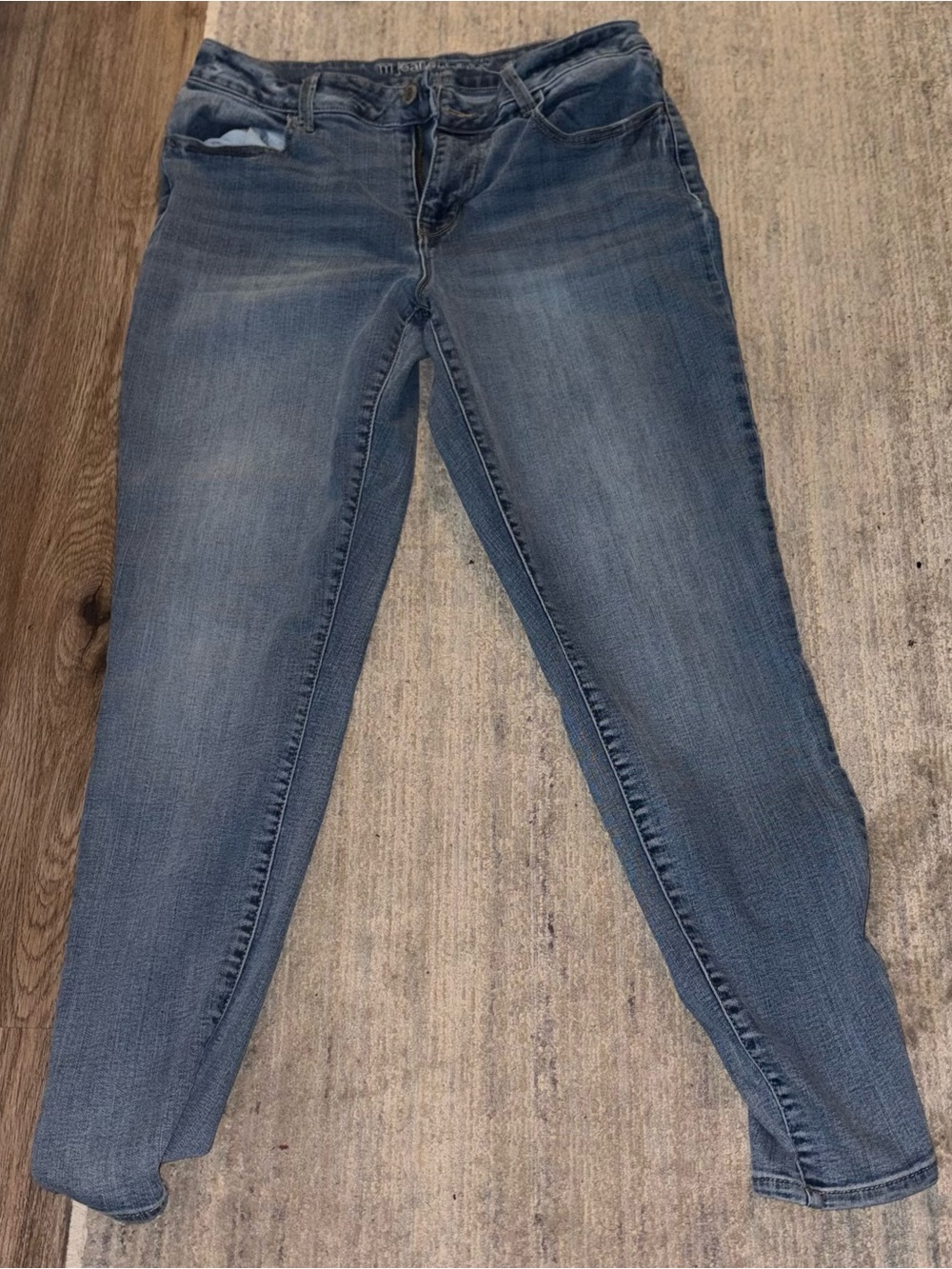 Maurices Skinny Jeans in Faded Blue